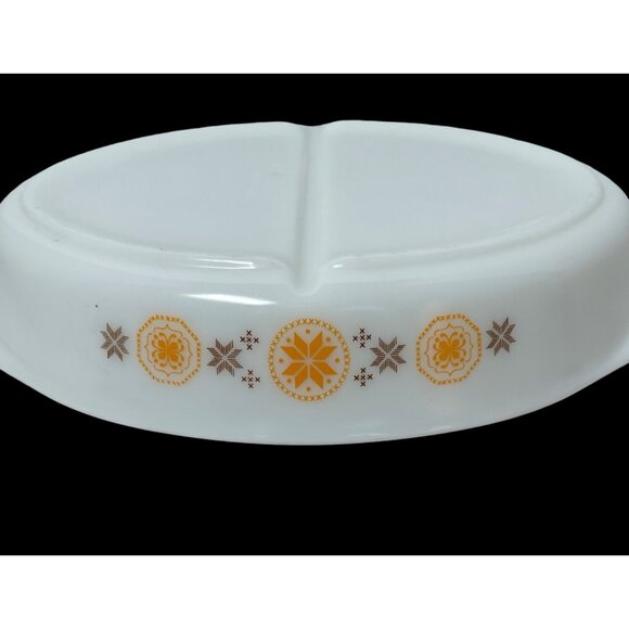 1960s Pyrex Town & Country Cinderella Oval Divided Serving Milk Glass Dish 1.5Qt - Picture 6 of 8